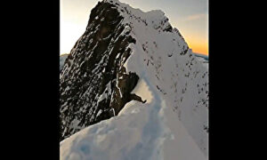 雪山（1400ｍ）の縁をダッシュ　←　見ている側がタマヒュンするアルパインスタイル登山家の一人称映像